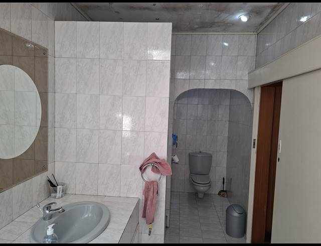 4 BEDROOM HOUSE FOR SALE IN DERSLEY